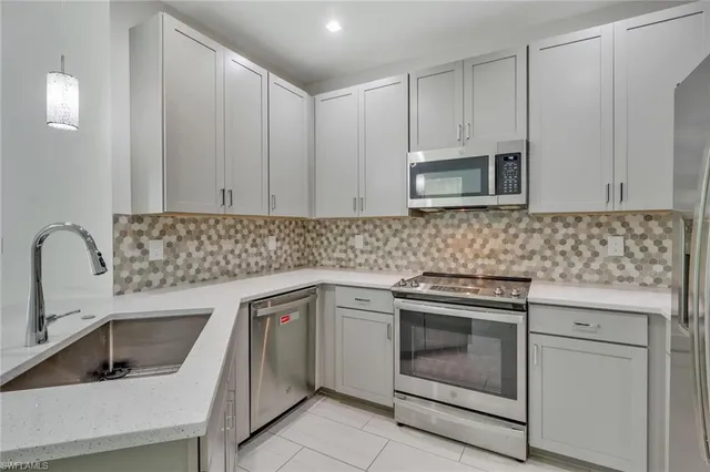 $448,000 | 7501 Carnegie Way, Naples, FL 34119