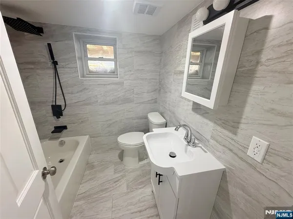 $4,250 | 13 Roosevelt Avenue, Unit A, Lodi, NJ 07644