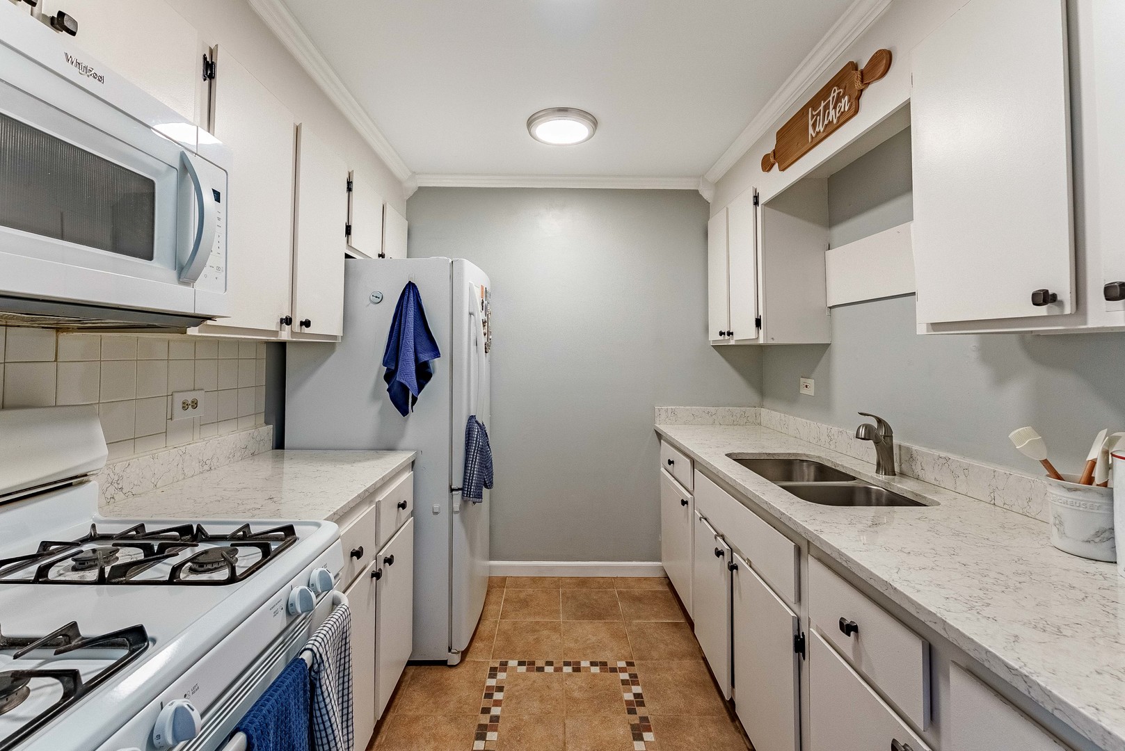 208 East Bailey Road, Unit H Naperville, IL 60565 - Photo 5 of 30