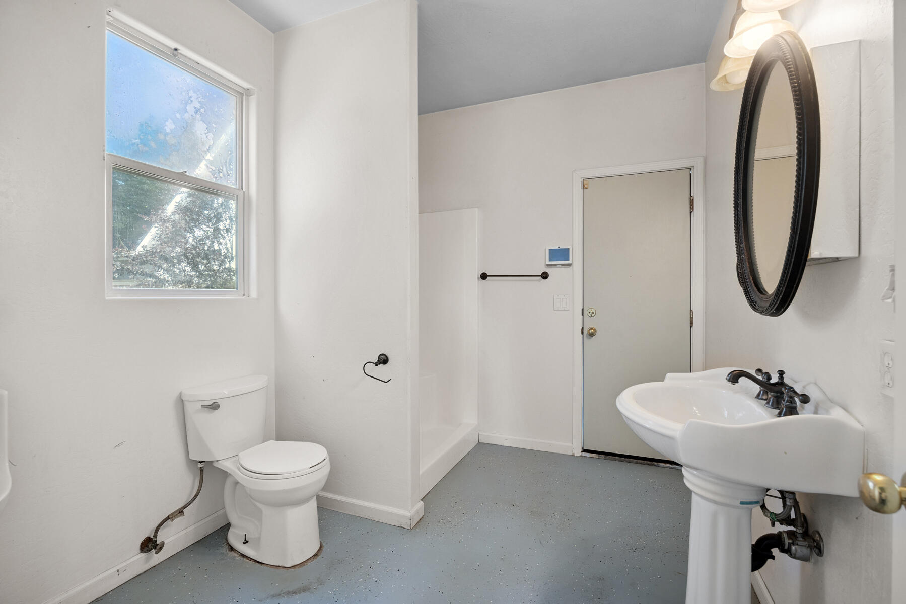 1163 North Belmont Road Exeter, CA 93221 - Photo 65 of 81 65 - Studio unit - Bathroom