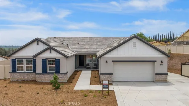 $999,990 | 6079 Saddlehorn Lane, Jurupa Valley, CA 92509
