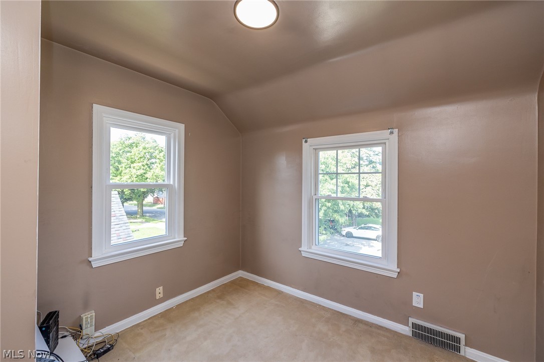 831 Sable Road Cleveland, OH 44119 - Photo 15 of 17 Bedroom 3