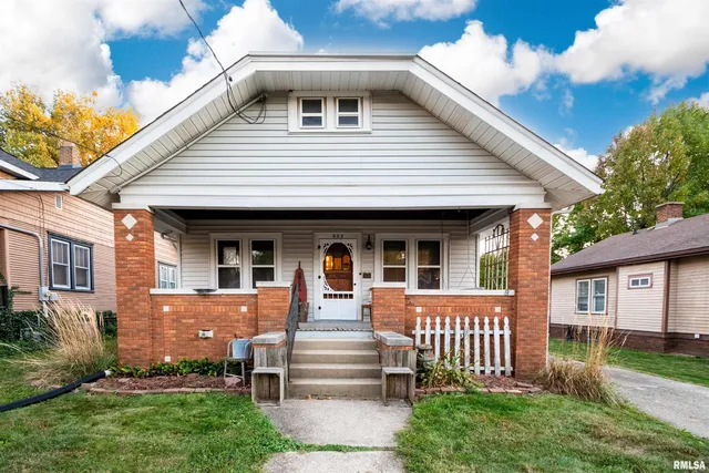 $59,900 | 802 West Gift Avenue, Peoria, IL 61604