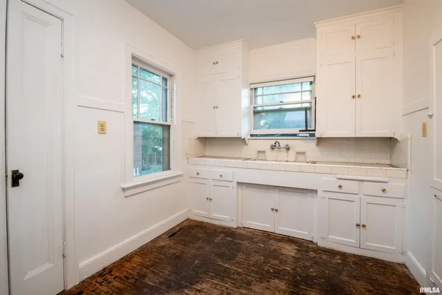 $59,900 | 802 West Gift Avenue, Peoria, IL 61604