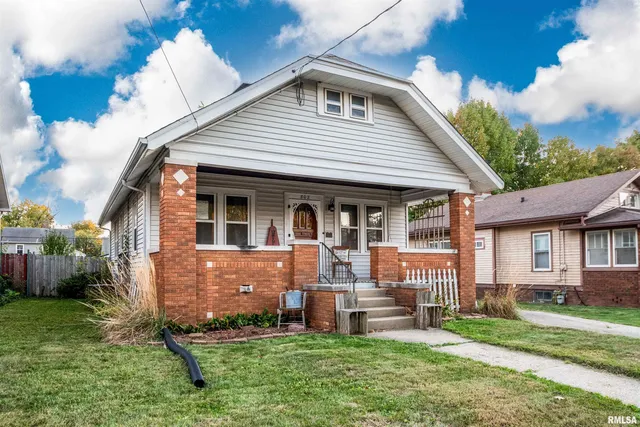 $59,900 | 802 West Gift Avenue, Peoria, IL 61604