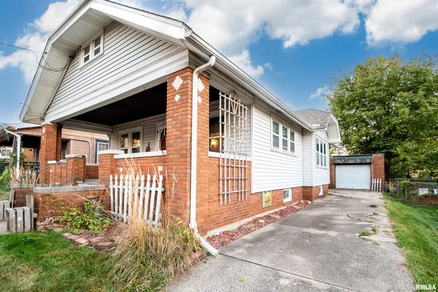 $59,900 | 802 West Gift Avenue, Peoria, IL 61604