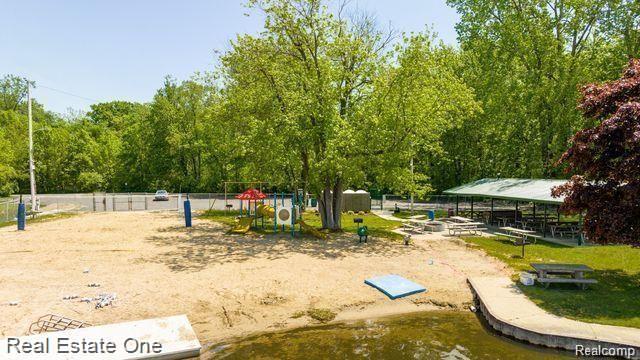 911 Ridgemont Street Commerce Township, MI 48382 - Photo 44 of 44