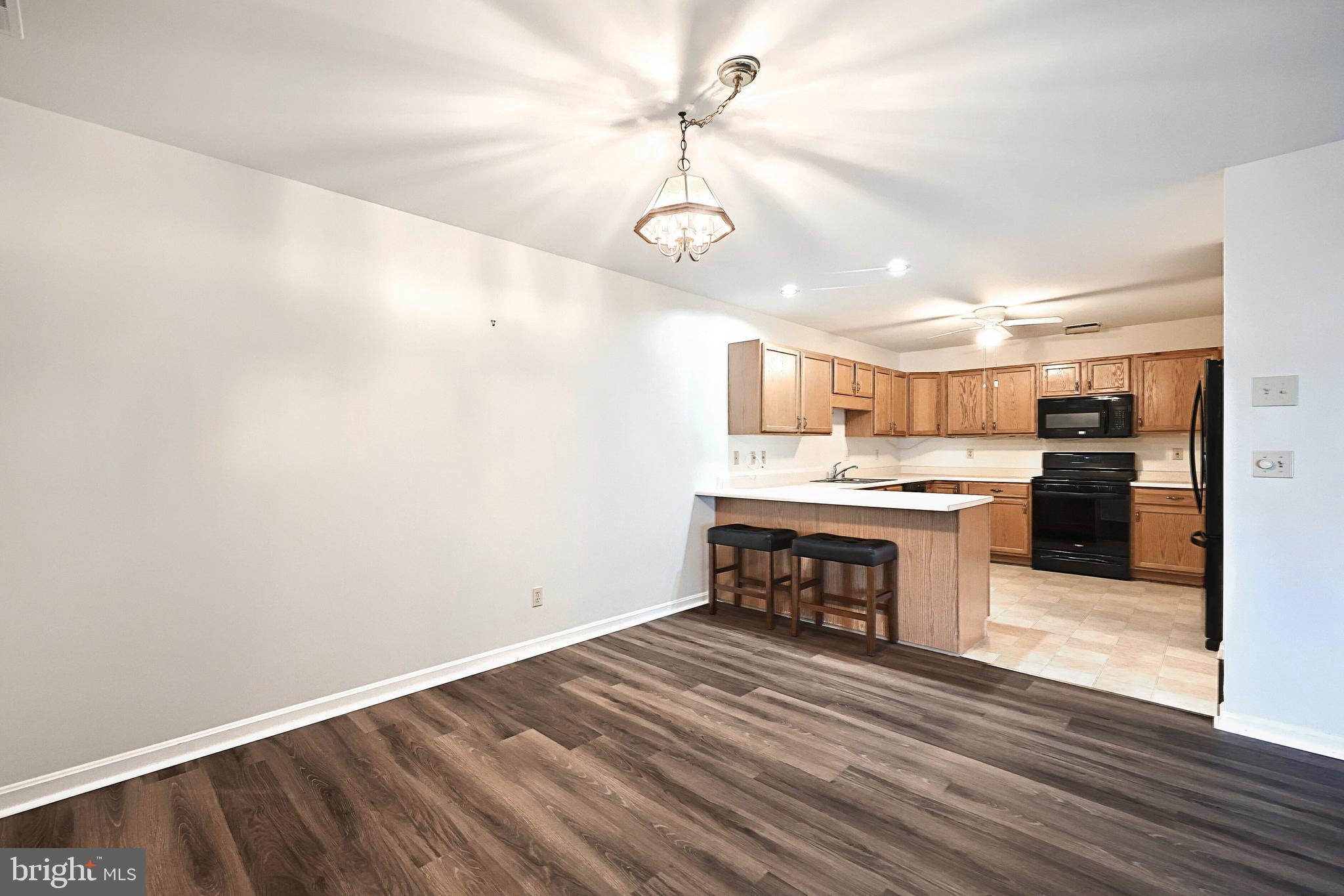 3044 Lakefield Road York, PA 17402 - Photo 6 of 27 Gallery Image 6