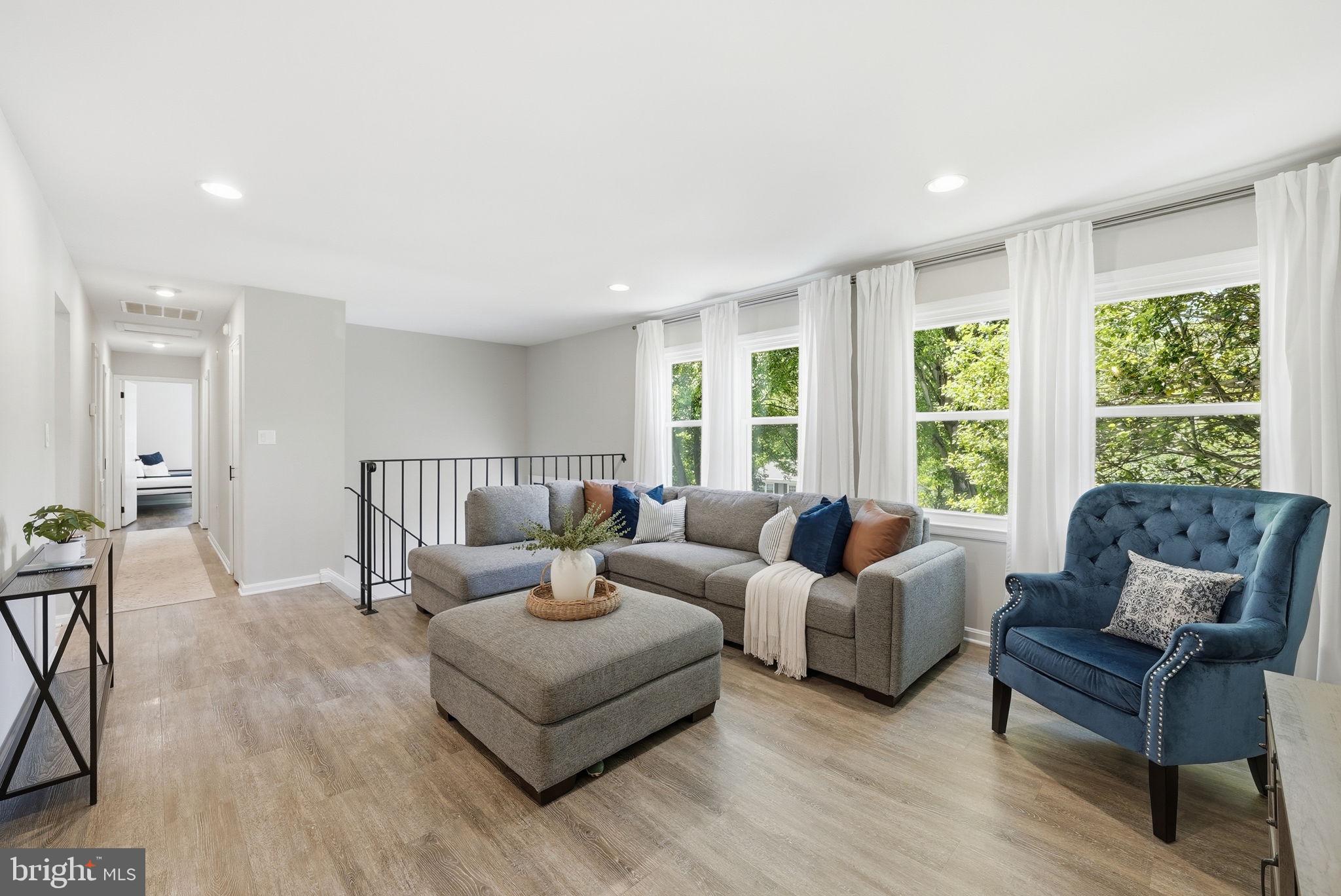 1811 Cranberry Lane Reston, VA 20191 - Photo 3 of 36 Bright & Open Living Room