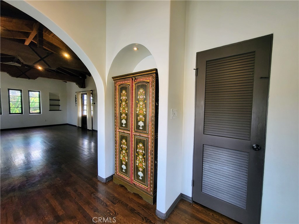 603 Termino Avenue Long Beach, CA 90814 - Photo 7 of 21 workspace with wooden floor and windows
