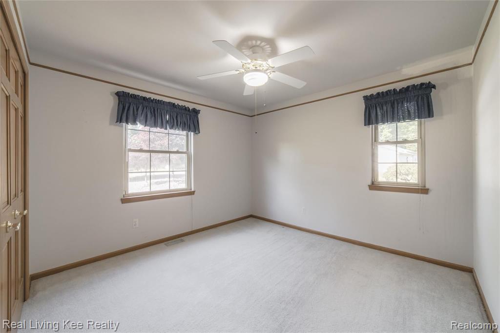 1242 Ruby Avenue Rochester Hills, MI 48309 - Photo 20 of 35