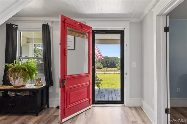 a view of entryway and hall