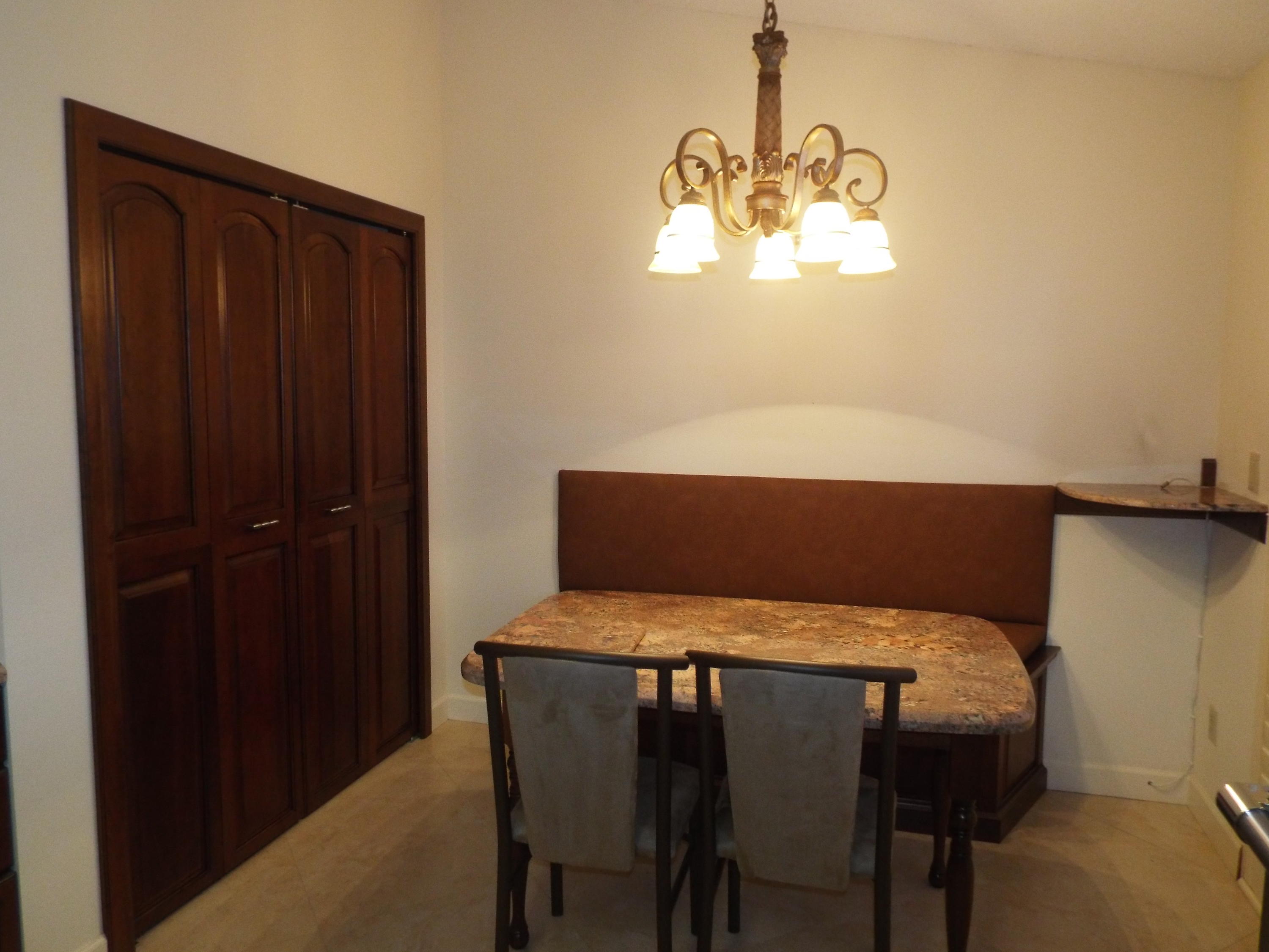 7248 Via Palomar Boca Raton, FL 33433 - Photo 4 of 48 Kitchen Breakfast Sitting Area