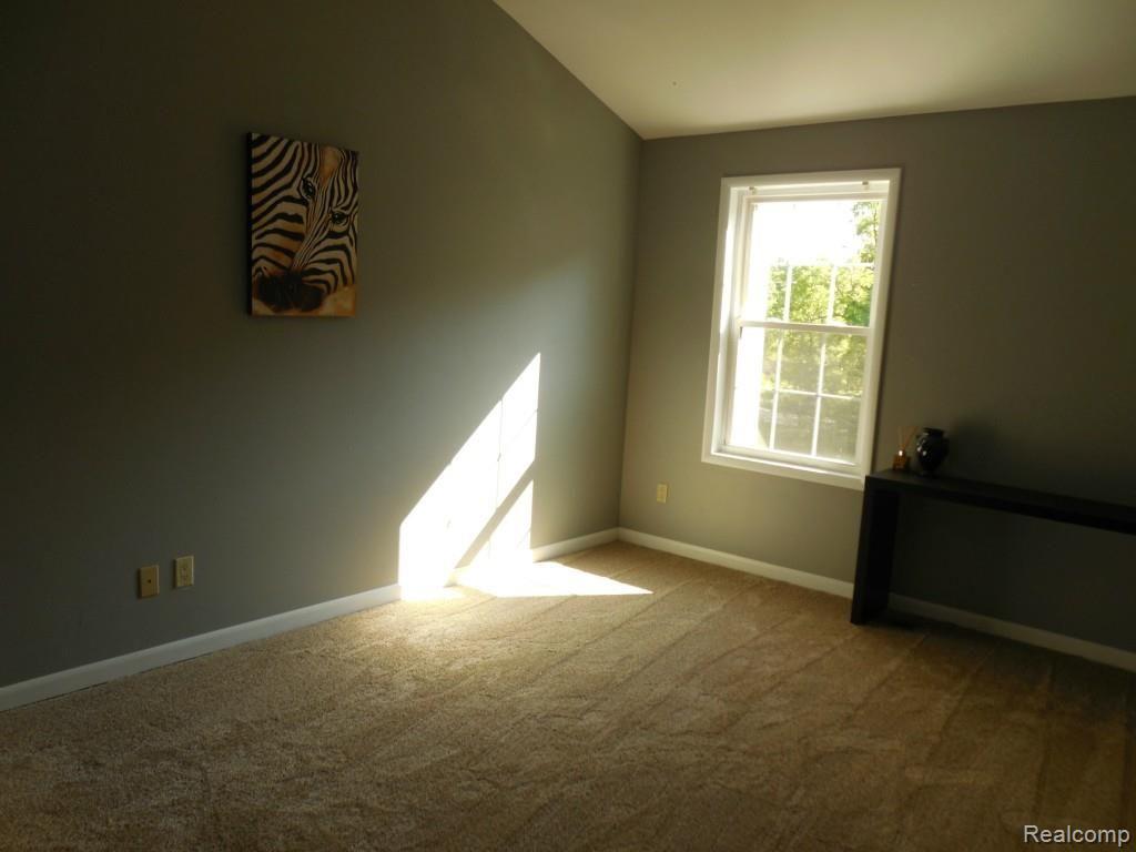 9939 North Eston Road Clarkston, MI 48348 - Photo 14 of 27 Bedroom.jpg