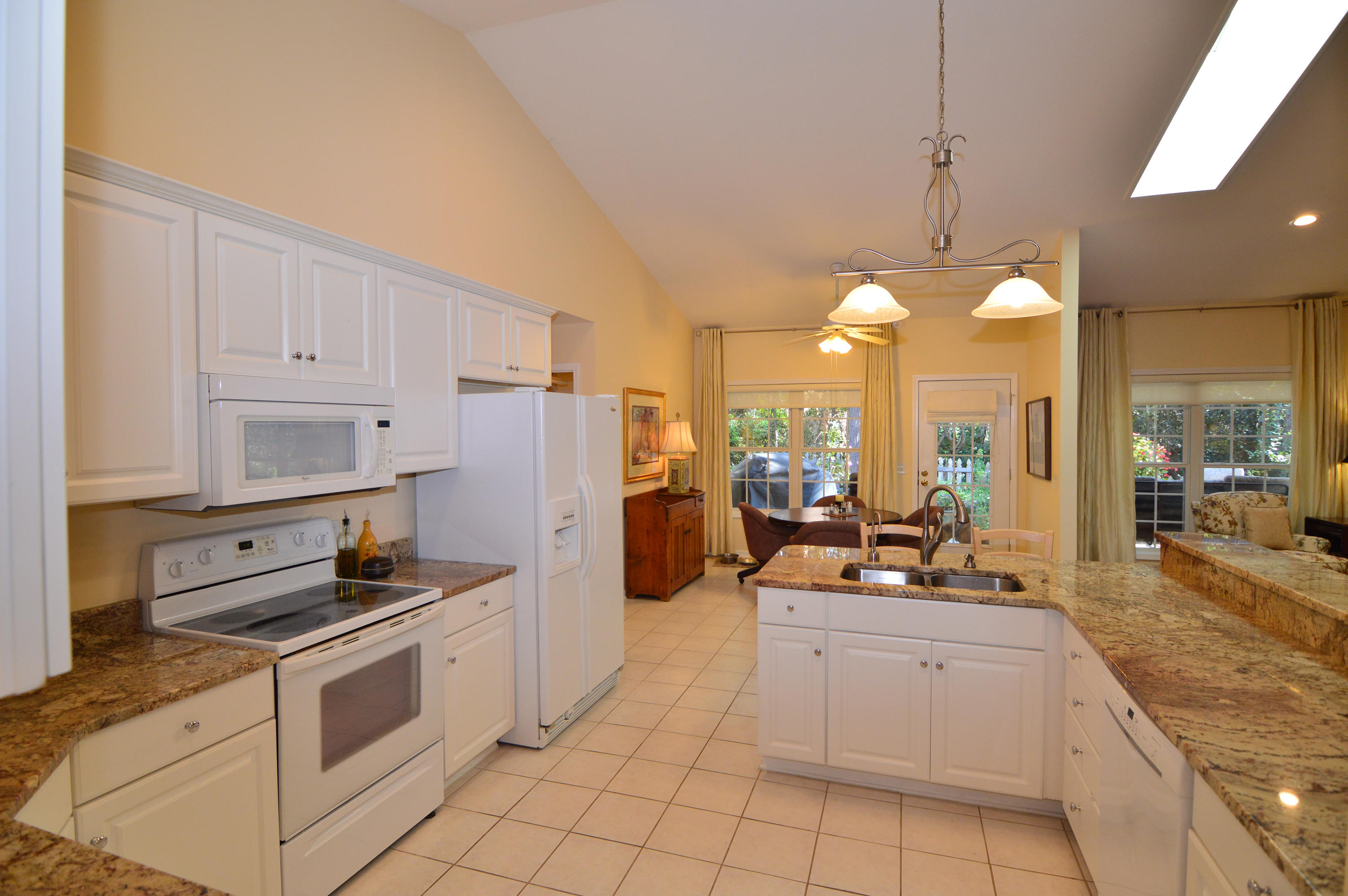800 Burning Tree Road Pinehurst, NC 28374 - Photo 17 of 40 800KitchenEating2