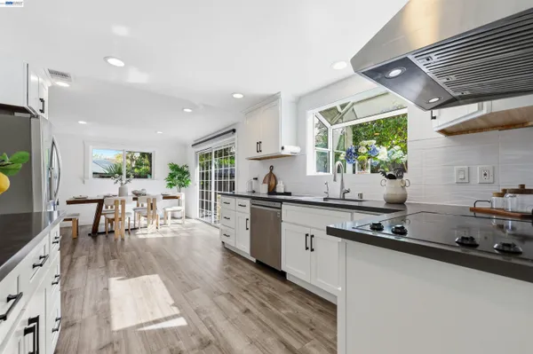 $1,458,000 | 11593 Ladera Court, Dublin, CA 94568
