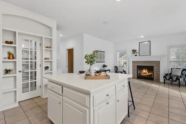 $599,900 | 825 Yorkshire Road, Neenah, WI 54956