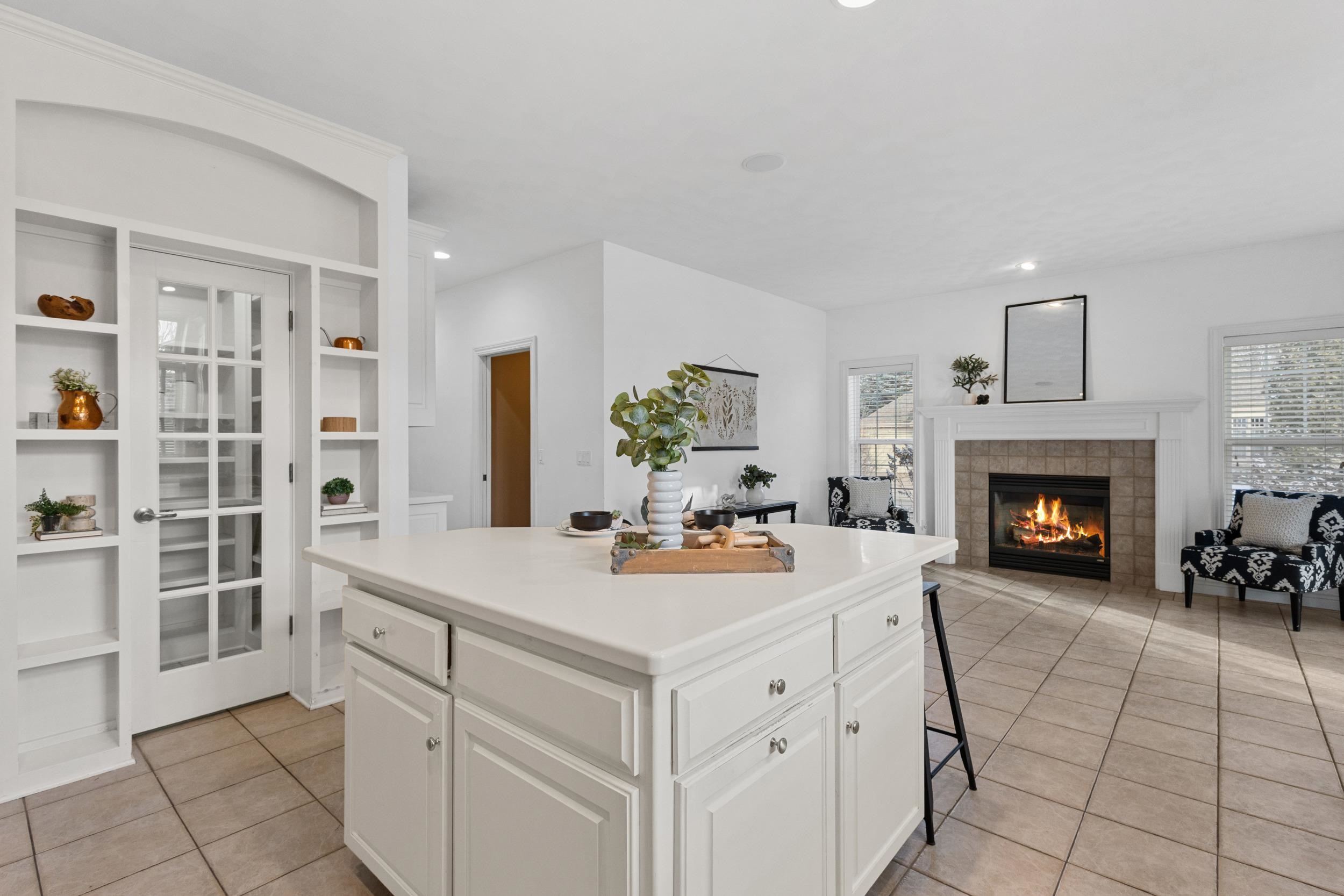 825 Yorkshire Road Neenah, WI 54956 - Photo 11 of 58