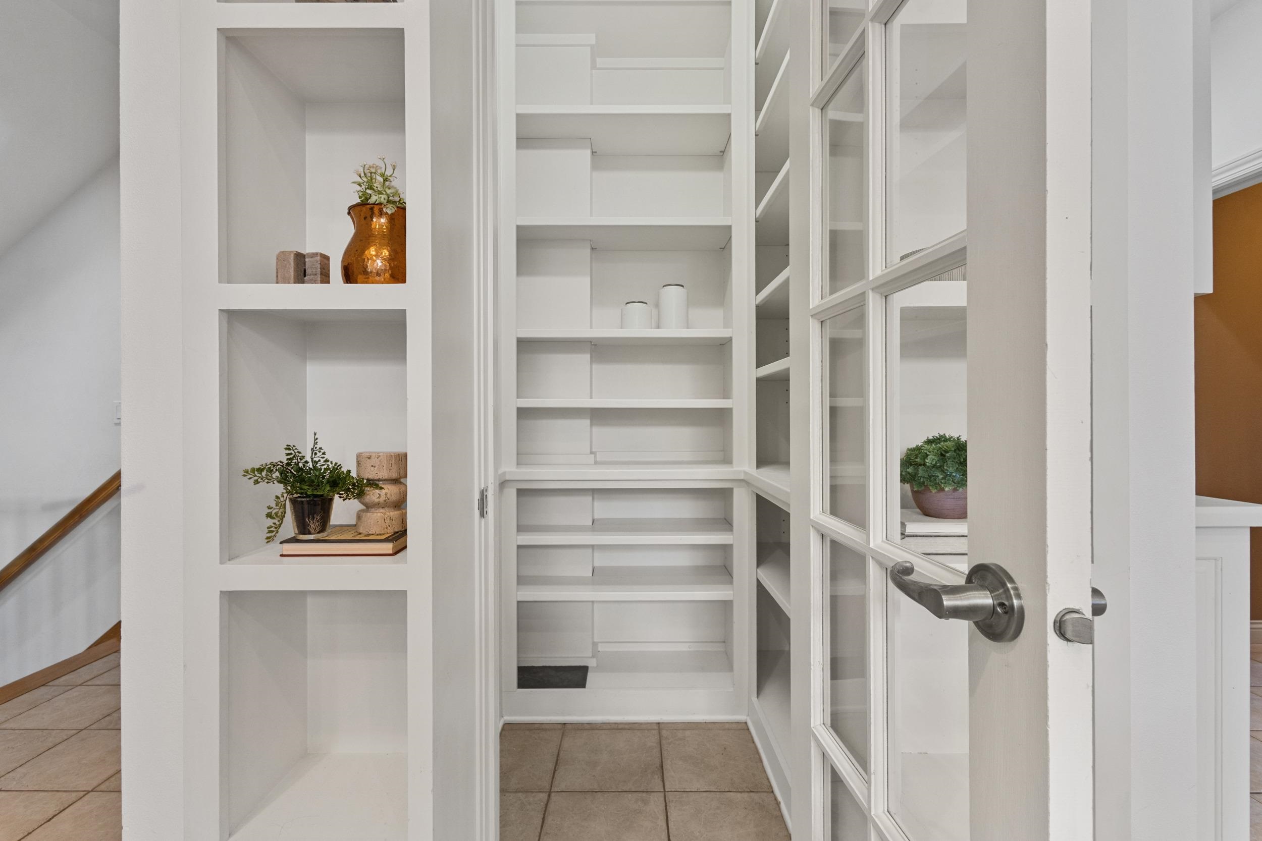 825 Yorkshire Road Neenah, WI 54956 - Photo 14 of 58