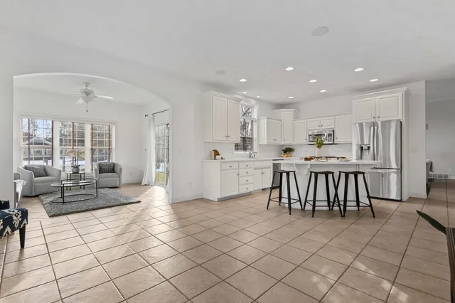 $599,900 | 825 Yorkshire Road, Neenah, WI 54956