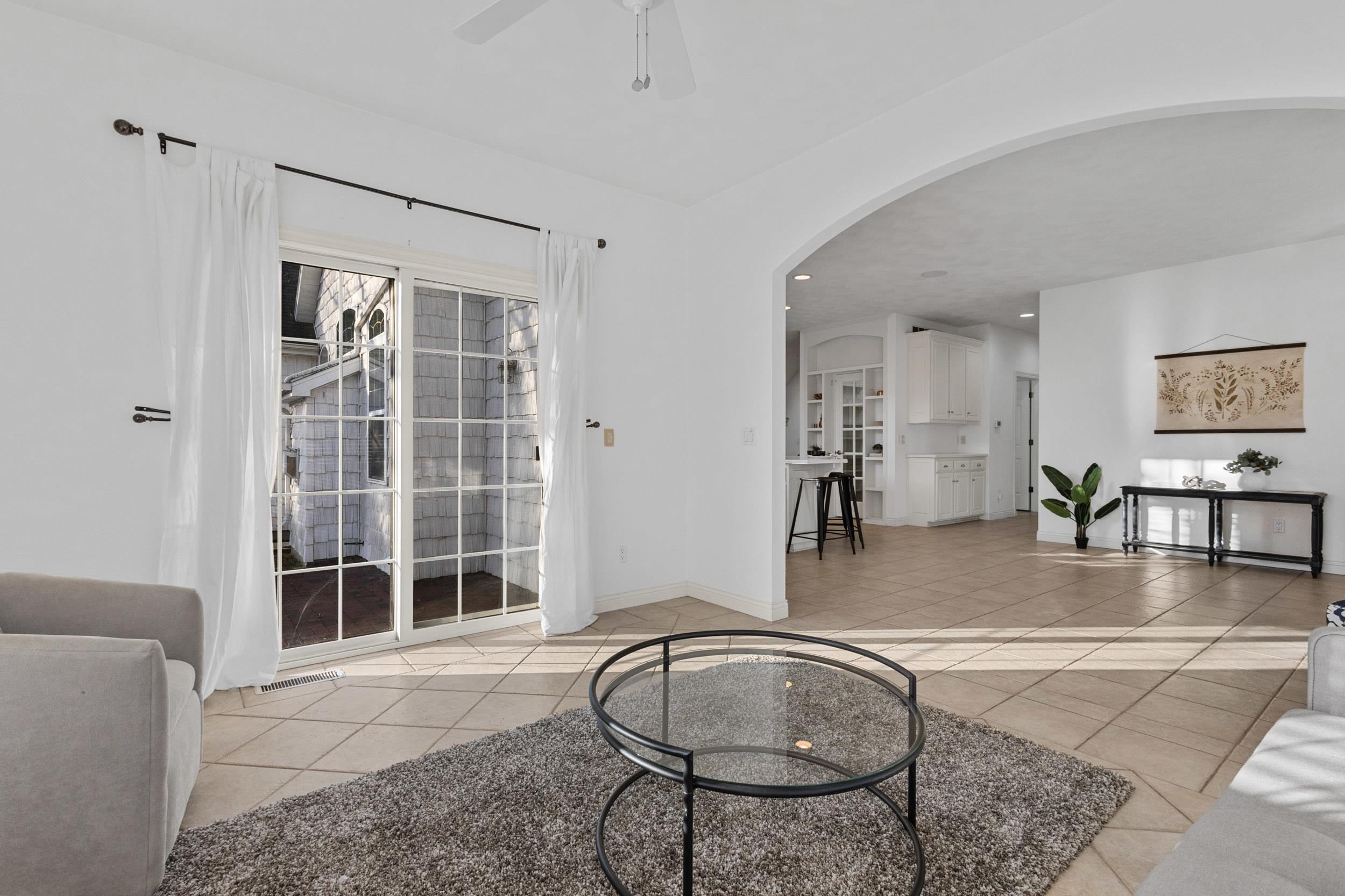 825 Yorkshire Road Neenah, WI 54956 - Photo 18 of 58