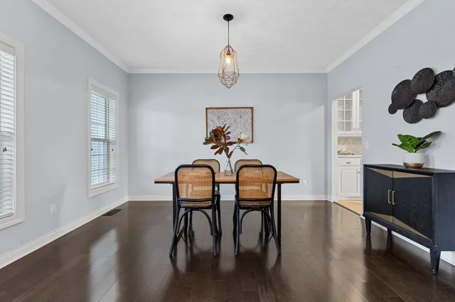 $599,900 | 825 Yorkshire Road, Neenah, WI 54956