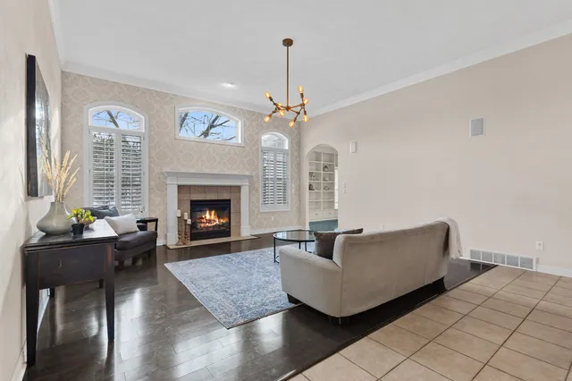 $599,900 | 825 Yorkshire Road, Neenah, WI 54956