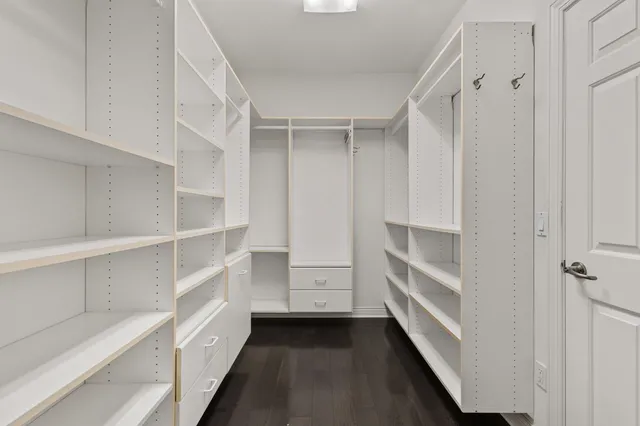 $599,900 | 825 Yorkshire Road, Neenah, WI 54956