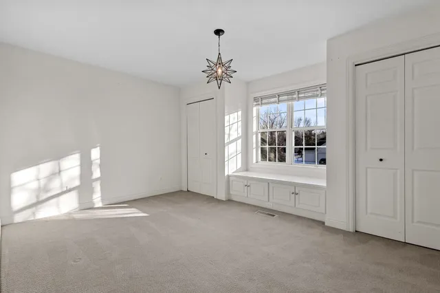 $599,900 | 825 Yorkshire Road, Neenah, WI 54956