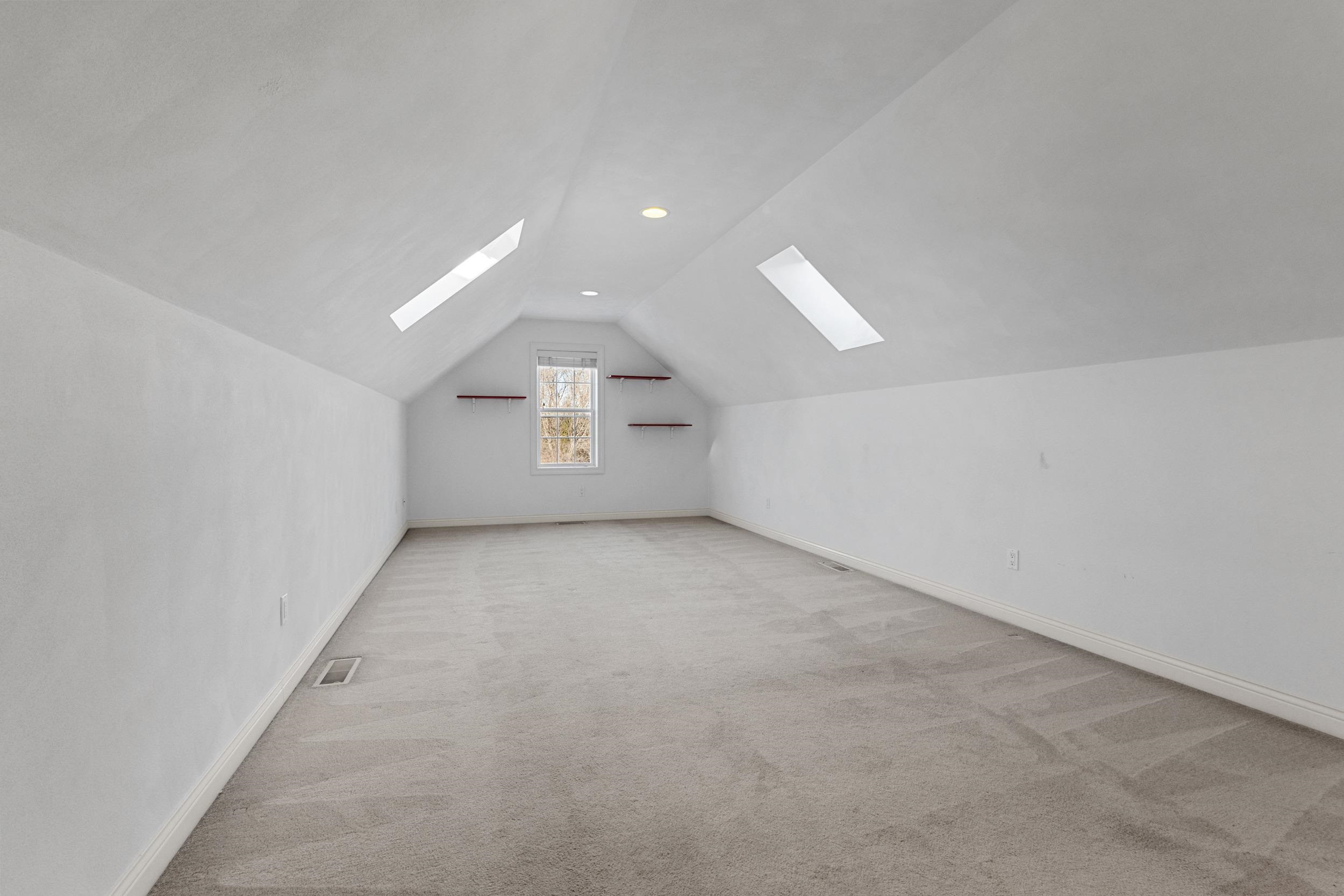 825 Yorkshire Road Neenah, WI 54956 - Photo 40 of 58