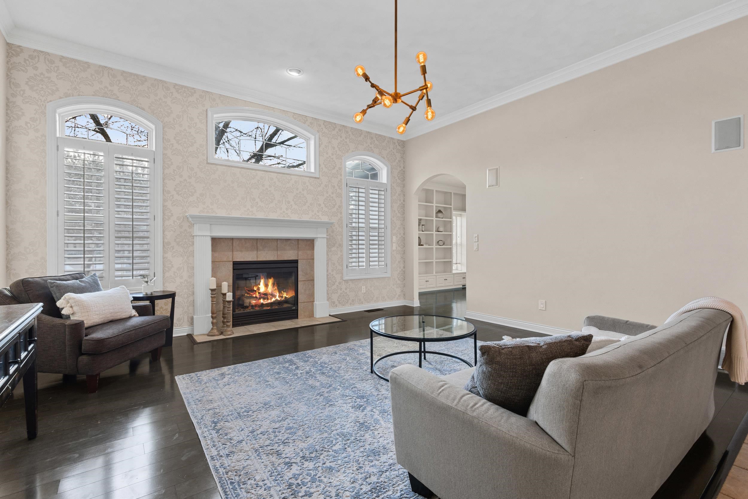 825 Yorkshire Road Neenah, WI 54956 - Photo 4 of 58