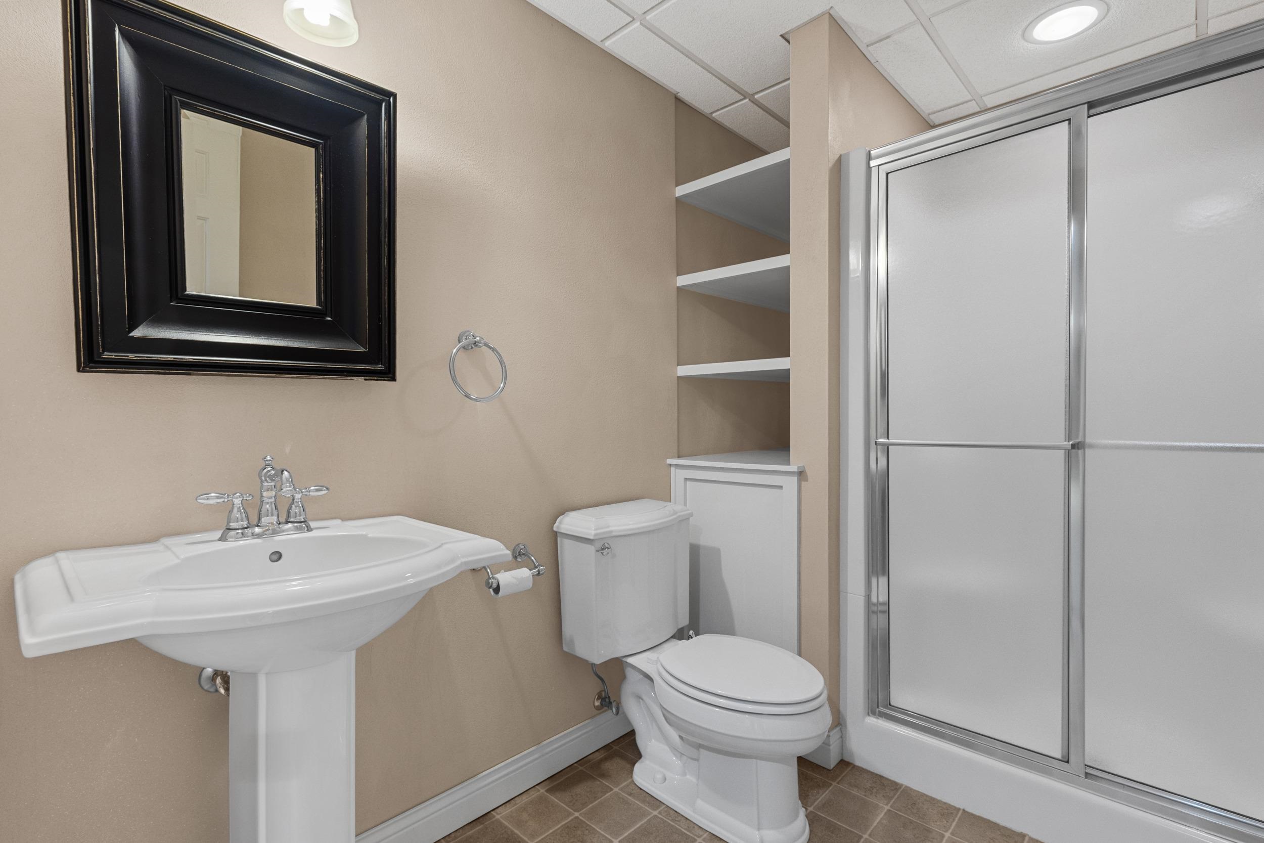 825 Yorkshire Road Neenah, WI 54956 - Photo 42 of 58