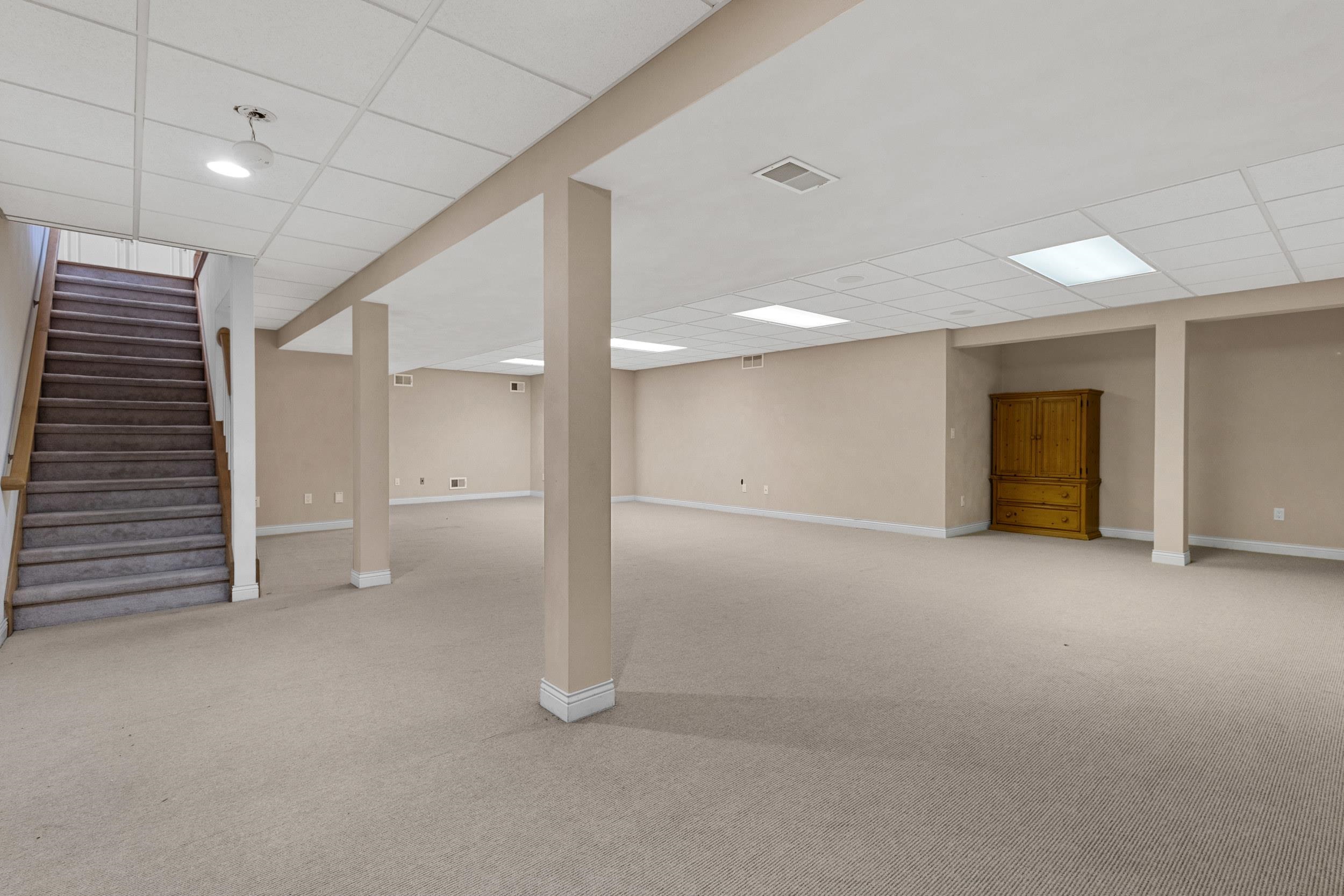 825 Yorkshire Road Neenah, WI 54956 - Photo 44 of 58