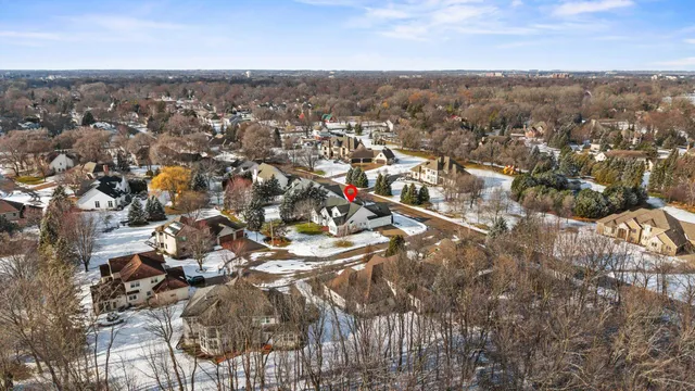 $599,900 | 825 Yorkshire Road, Neenah, WI 54956