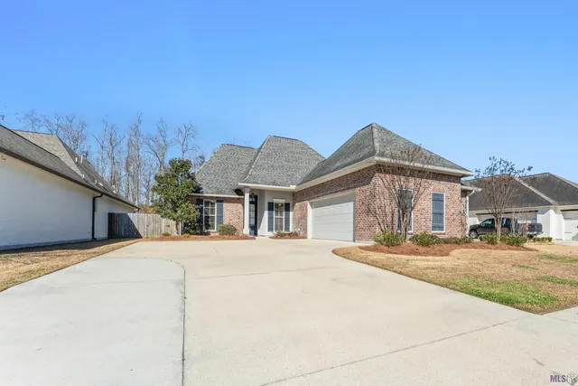 $484,700 | 37384 Cypress Hollow Avenue, Prairieville, LA 70769