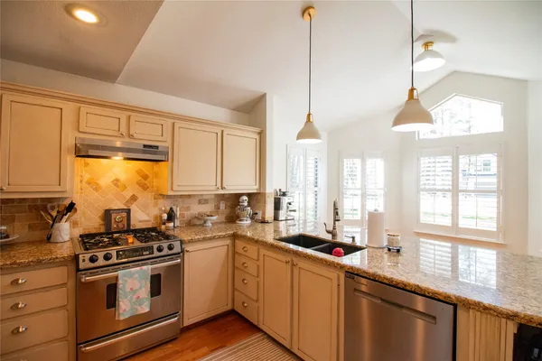 $424,900 | 26 Shallow Pond Place, The Woodlands, TX 77381