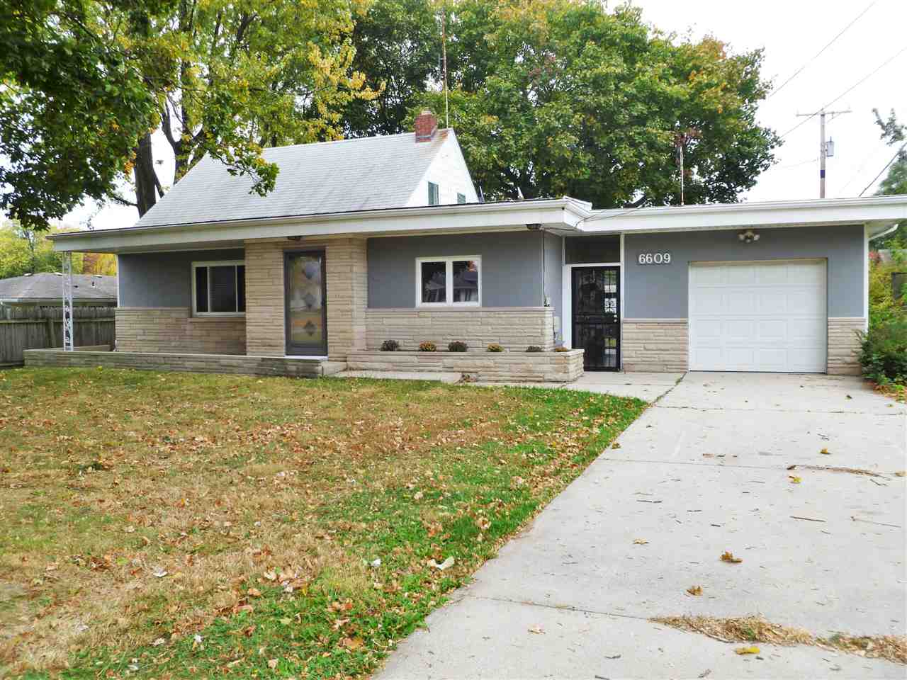6609 Old Trail Road Fort Wayne, IN 46809 - Photo 2 of 33