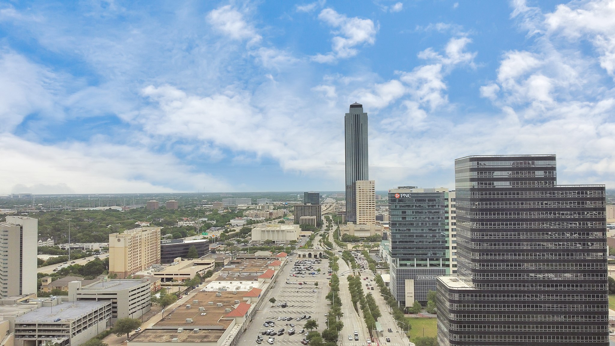 1901 Post Oak Boulevard, Unit 3113 Houston, TX 77056 - Photo 31 of 34 Centered along Post Oak Boulevard and Westheimer Road is Houston’s most exclusive and premier shopping district. The Galleria/Uptown area offers more than 700 retailers, fine dining and hotels within two square miles.