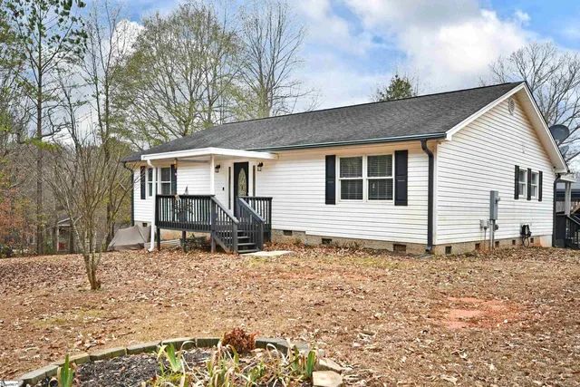 $330,000 | 134 Rolling Drive, Westminster, SC 29693