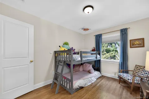 $6,000 | 96 School Street, Oyster Bay, NY 11771