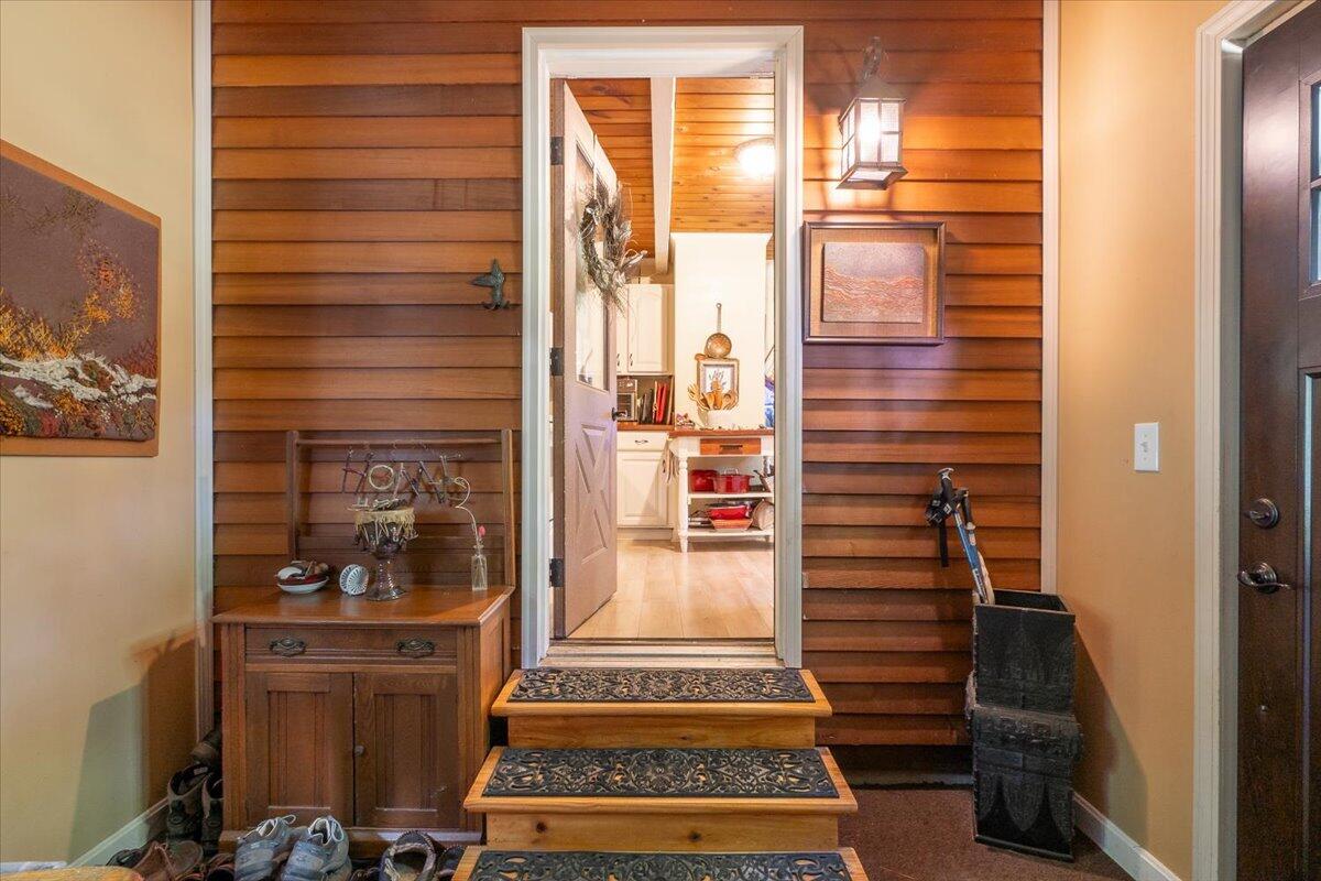 527 Buzzell Hill Road Hope, ME 04847 - Photo 12 of 64 mud room