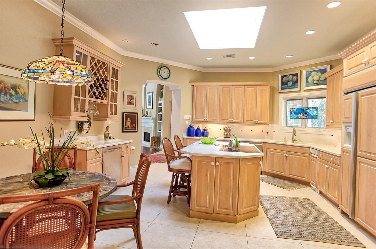 2729 Wulfert Road Sanibel, FL 33957 - Photo 12 of 31 Gallery Image 12