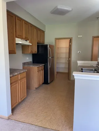 $2,400 | 160 Concord Drive South, Unit 160, Oswego, IL 60543