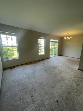 $2,400 | 160 Concord Drive South, Unit 160, Oswego, IL 60543