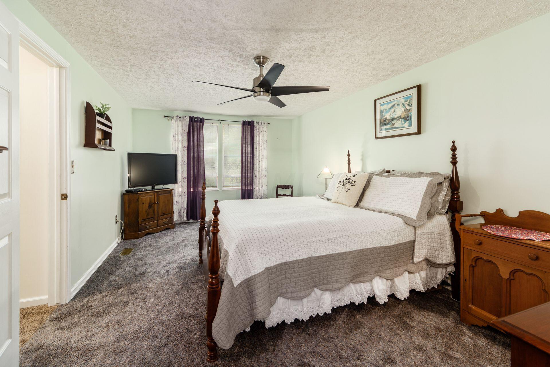 3889 Ramblehurst Road Columbus, OH 43221 - Photo 20 of 46 020_40f9_Y Ramblehurst Rd-038