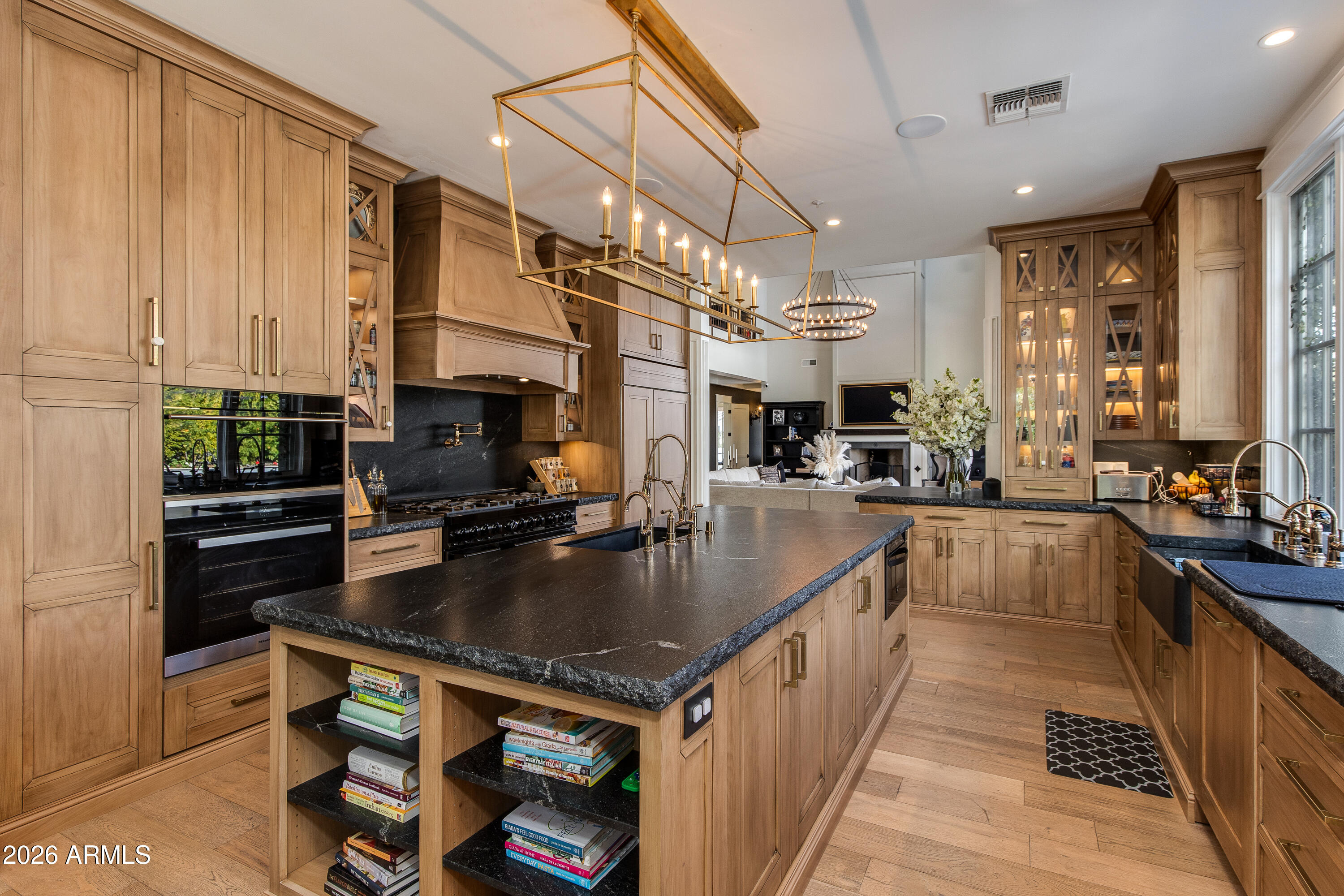 4732 North Dromedary Road Phoenix, AZ 85018 - Photo 11 of 47 Brand new kitchen