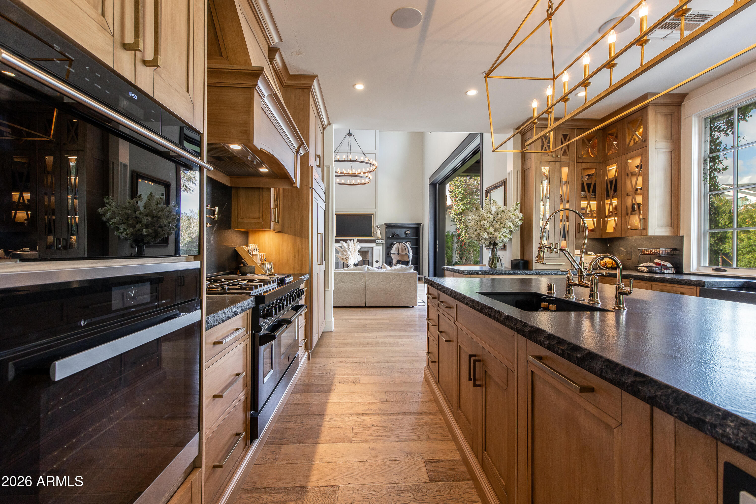 4732 North Dromedary Road Phoenix, AZ 85018 - Photo 12 of 47 Kitchen