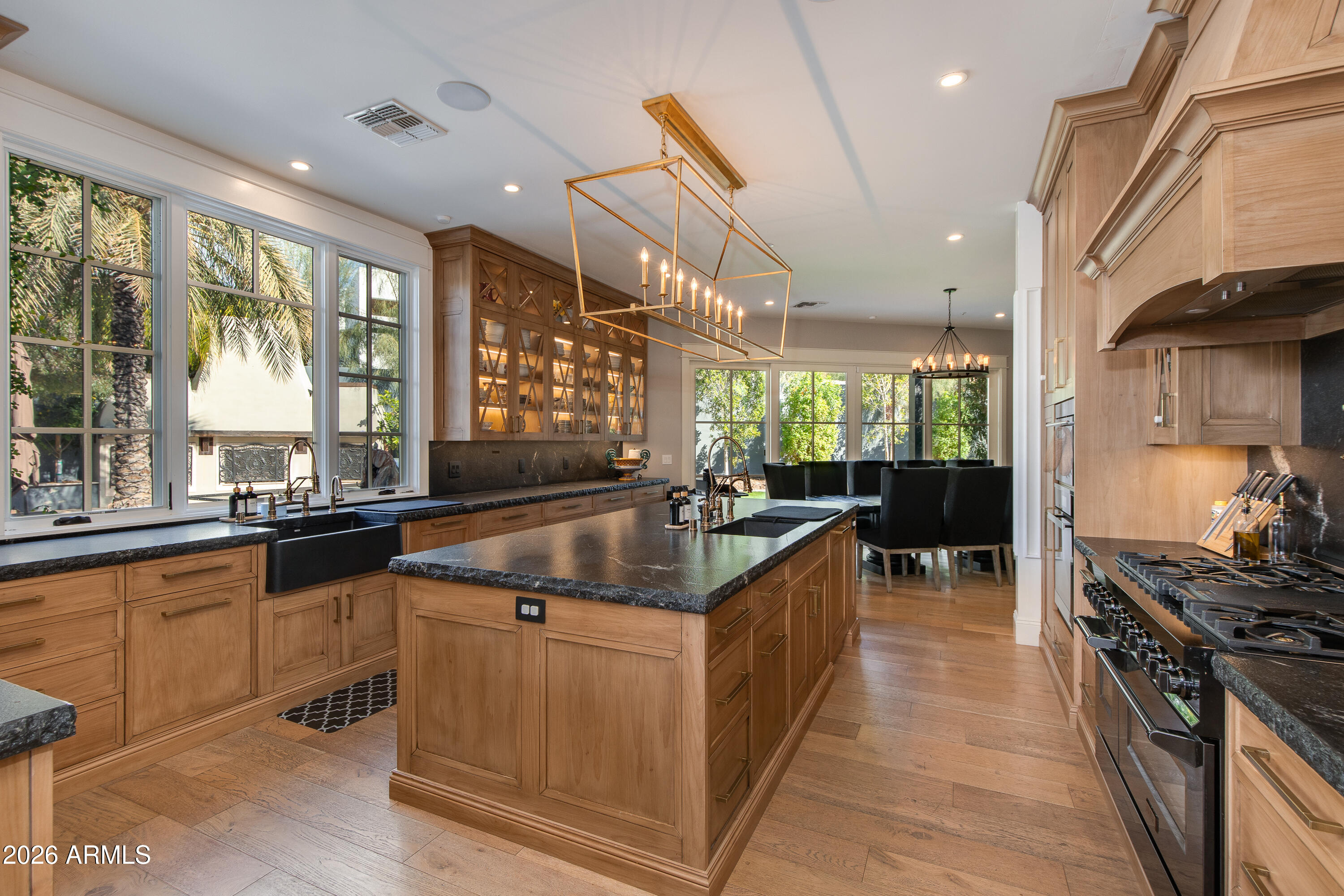 4732 North Dromedary Road Phoenix, AZ 85018 - Photo 13 of 47 Kitchen