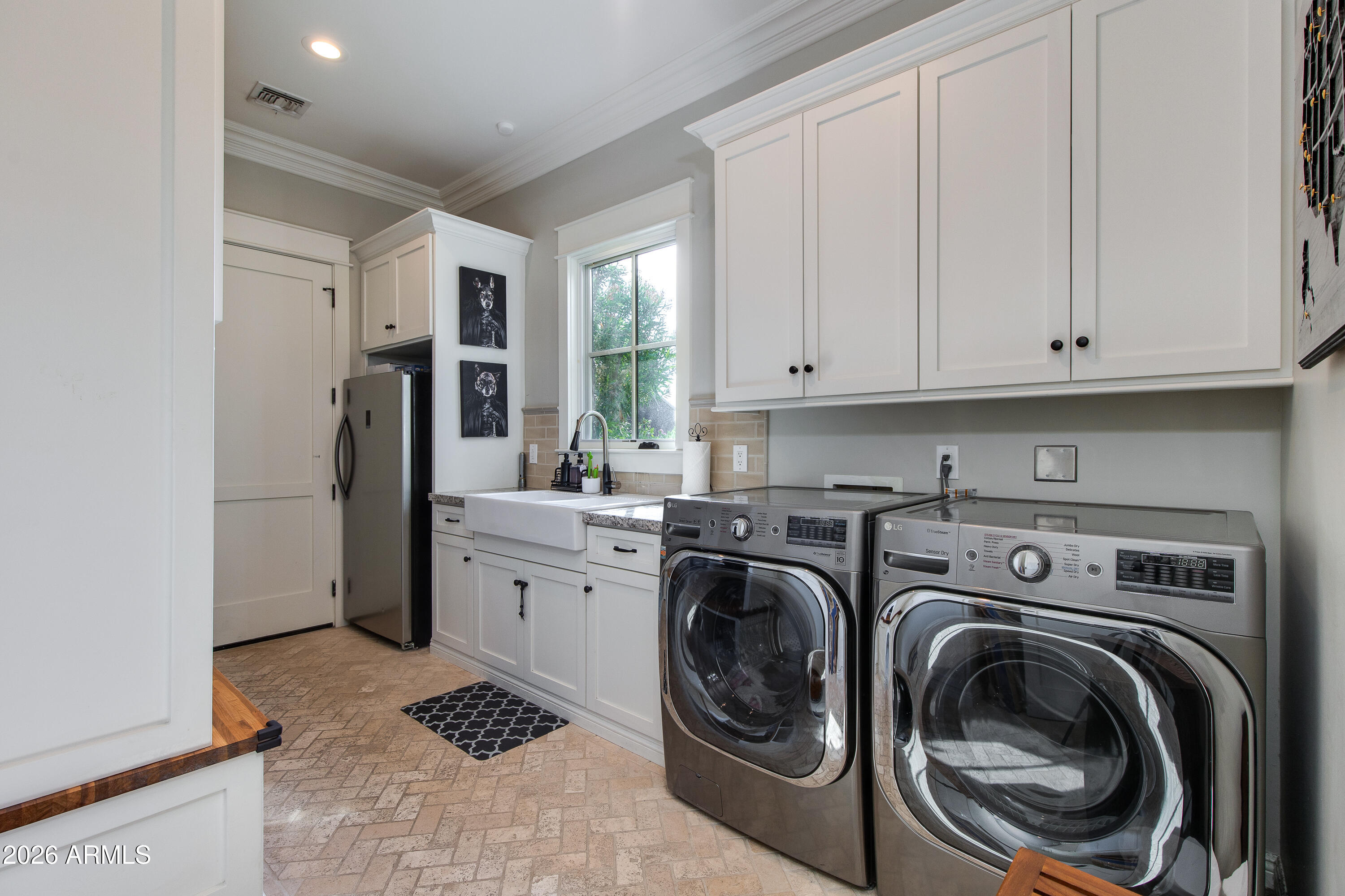 4732 North Dromedary Road Phoenix, AZ 85018 - Photo 32 of 47 Laundry space