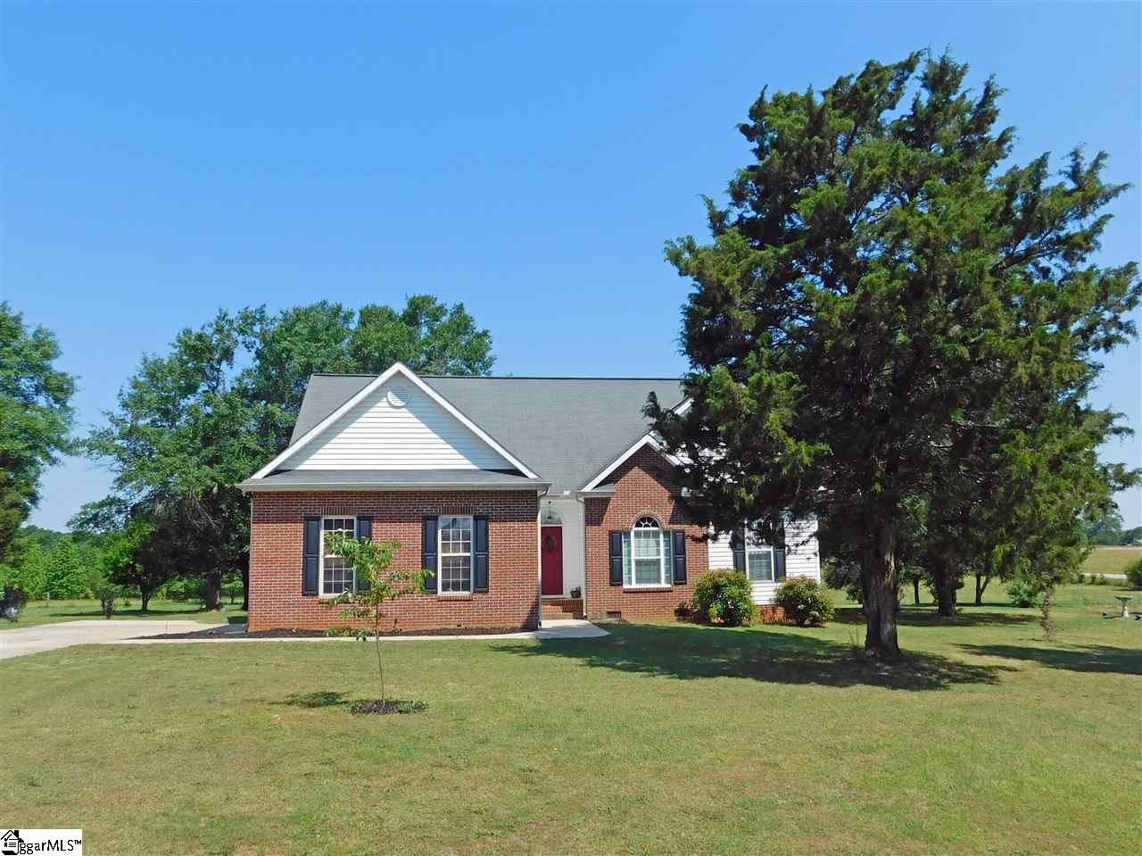 38 Knight Road Gray Court, SC 29645 - Photo 1 of 29